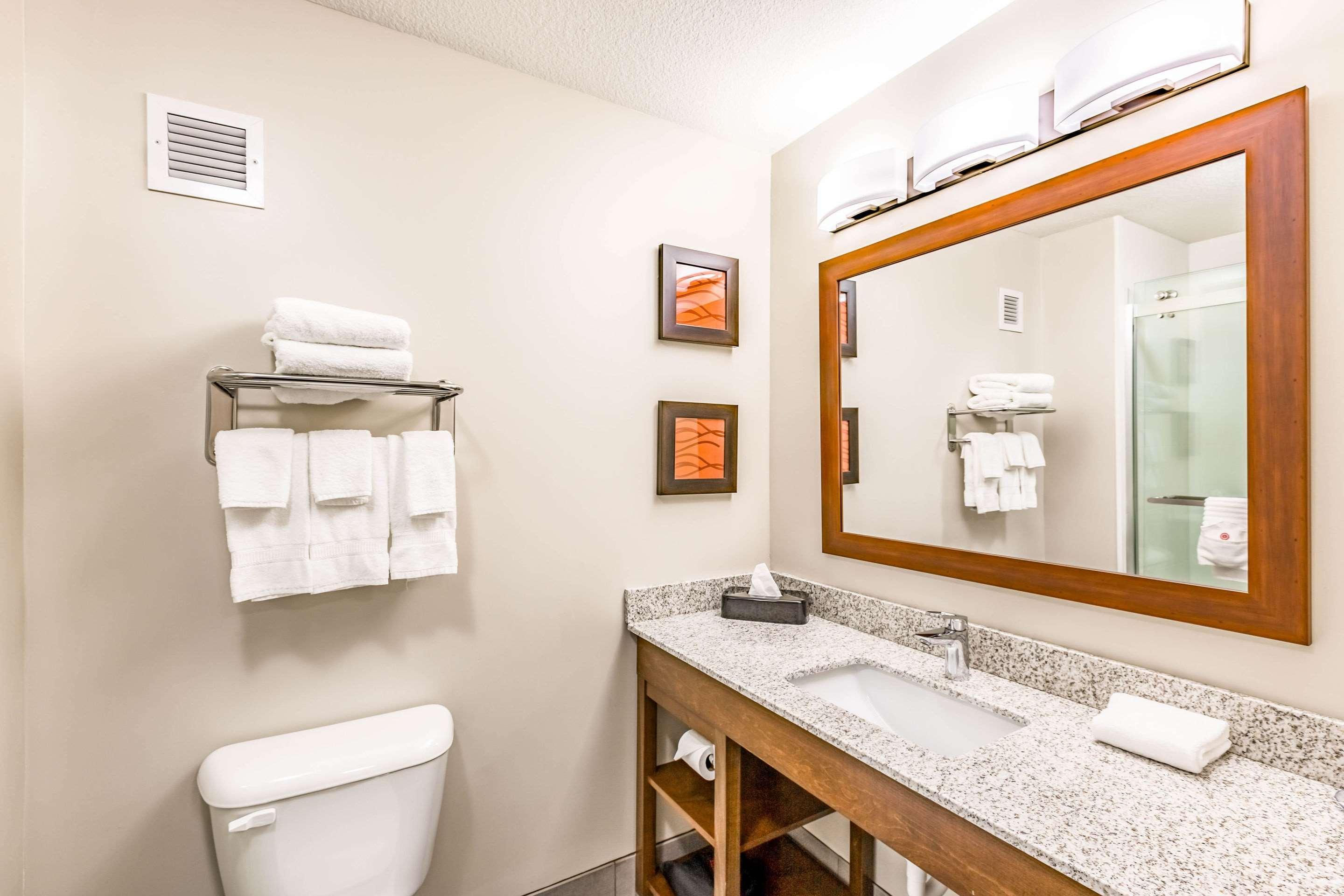 Comfort Inn Altoona-Des Moines Kültér fotó